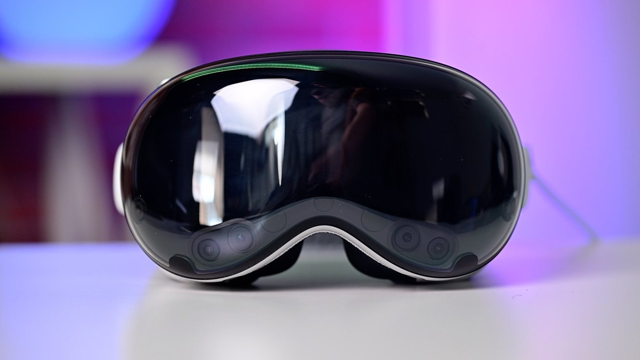 Lighter Apple Vision Pro expected by early 2026